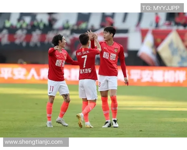 广州恒大再次夺得中超冠军,连续五年稳坐王座! 广州恒大再次夺得中超冠军,连续五年稳坐王座!