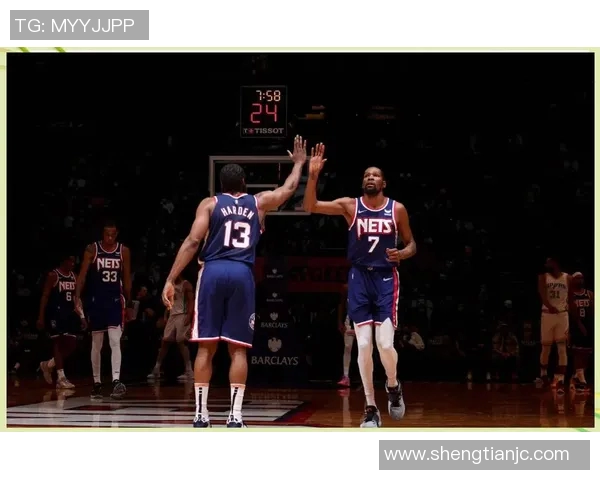 马刺胜太阳，系列赛领先：实力与战术的完美结合