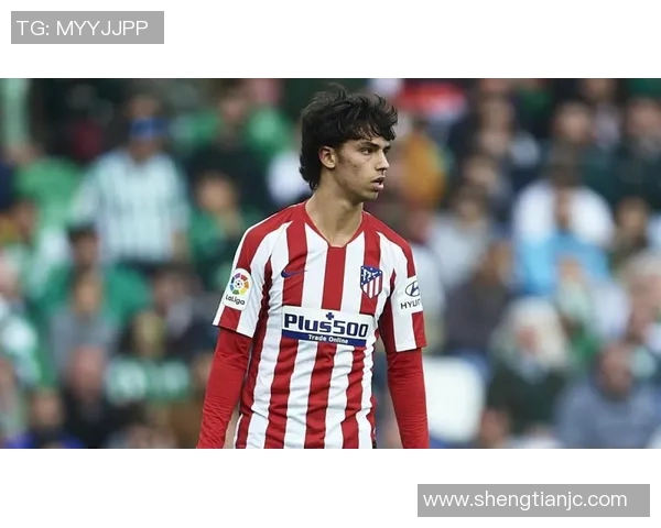 西甲联赛将迎来激烈的冠军争夺战，巴萨、皇马和马竞齐心争霸